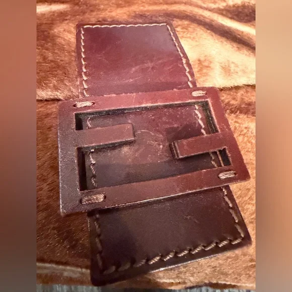 FENDI Ponyhair Mama Forever Baguette Neutrals shoulder bag - Picture 2 of 12